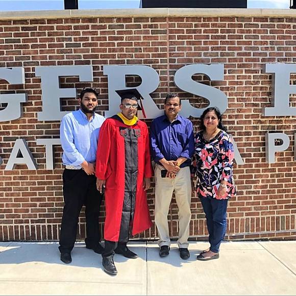 Meet your Posher, Ginu - Picture 1 of 1